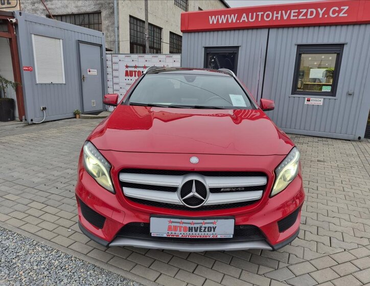 Mercedes-Benz GLA SUV / Terénní 1,6 l 115 kw