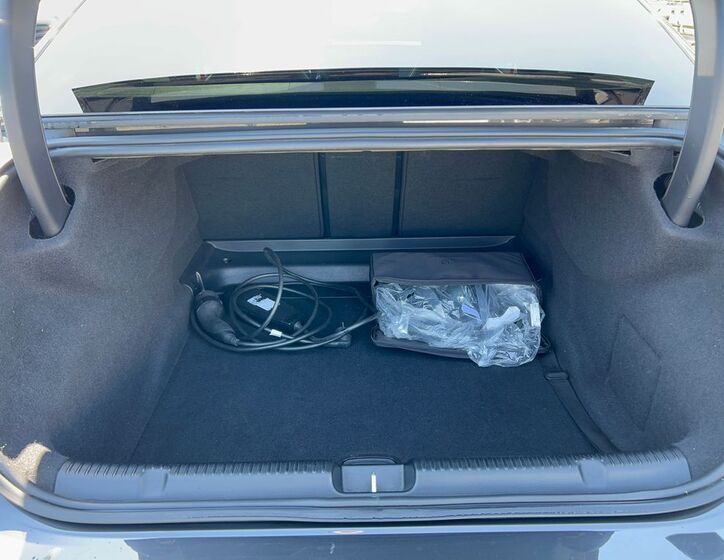 Mercedes-Benz EQE 12