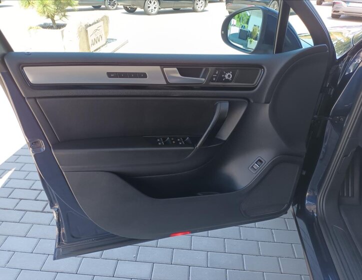 Volkswagen Touareg SUV / Terénní 3,0 l 176 kw