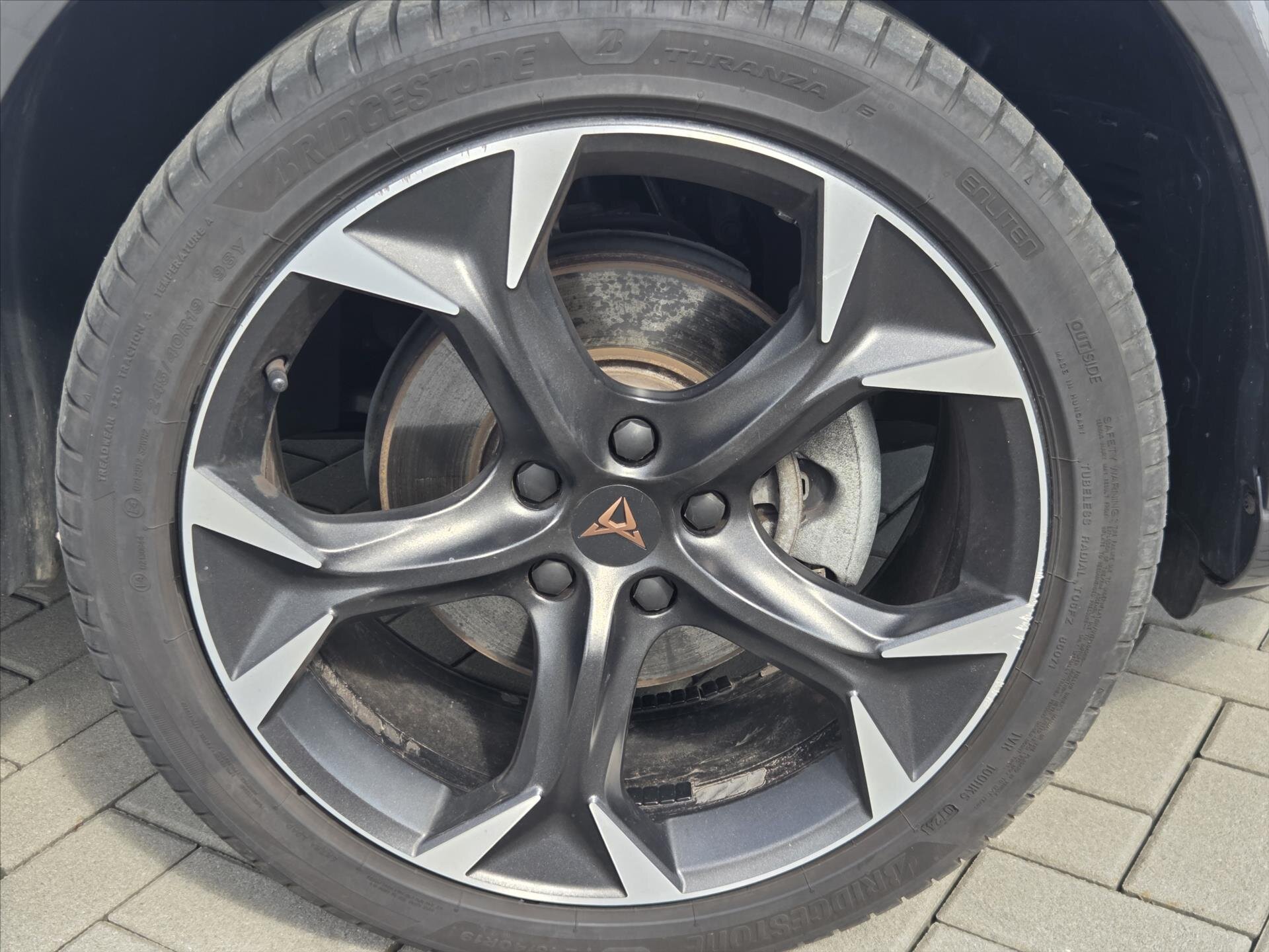 Cupra Formentor SUV / Terénní 2,0 l 140 kw