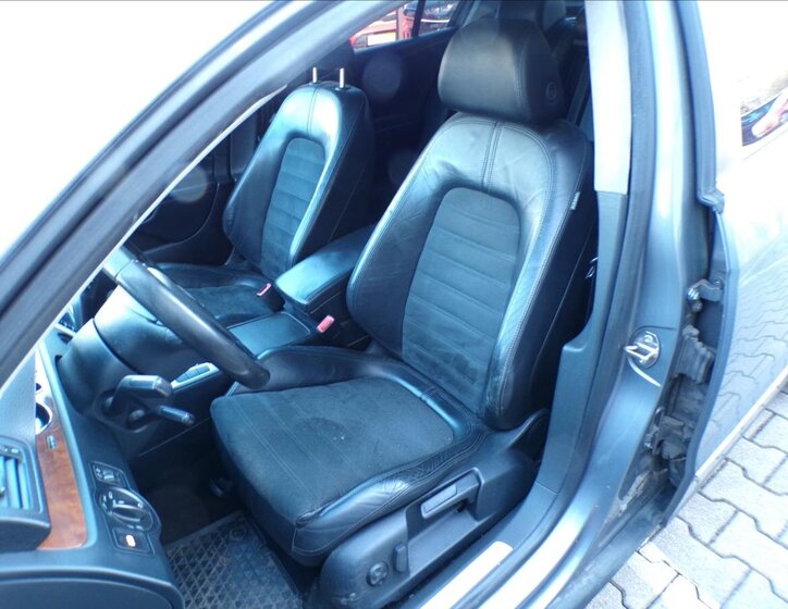 Volkswagen Passat Sedan / Limuzína 2,0 l 103 kw