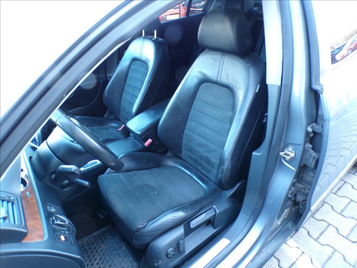 Volkswagen Passat Sedan / Limuzína 2,0 l 103 kw