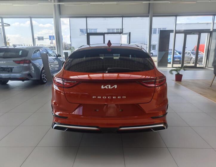 KIA ProCeed 4