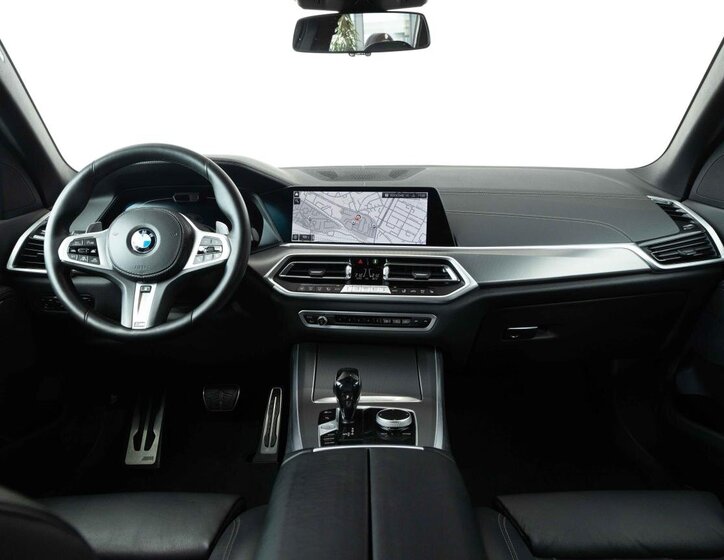 BMW X5 8