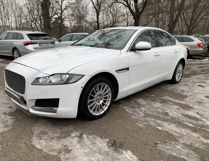 Jaguar XF Sedan 2,0 l 132 kw