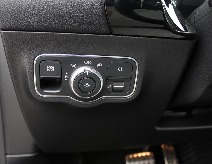 Mercedes-Benz GLA 32