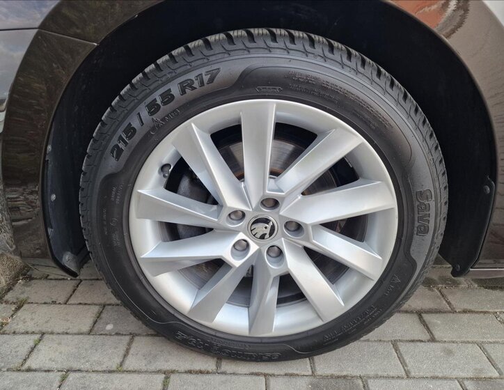 Škoda Superb Liftback 1,5 l 110 kw