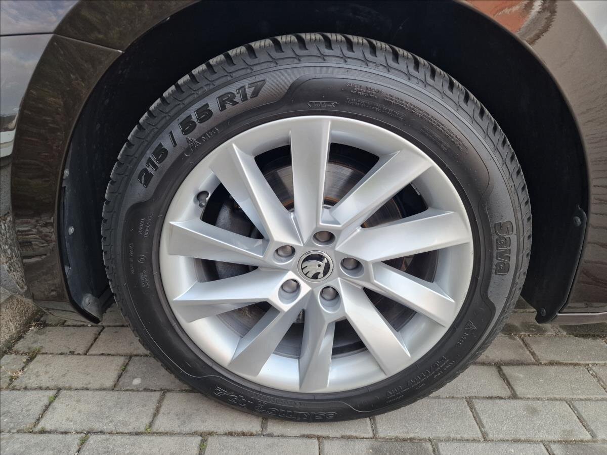 Škoda Superb Liftback 1,5 l 110 kw