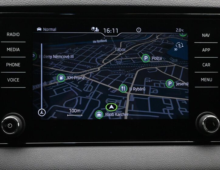 Škoda Karoq SUV 1,5 l 110 kw