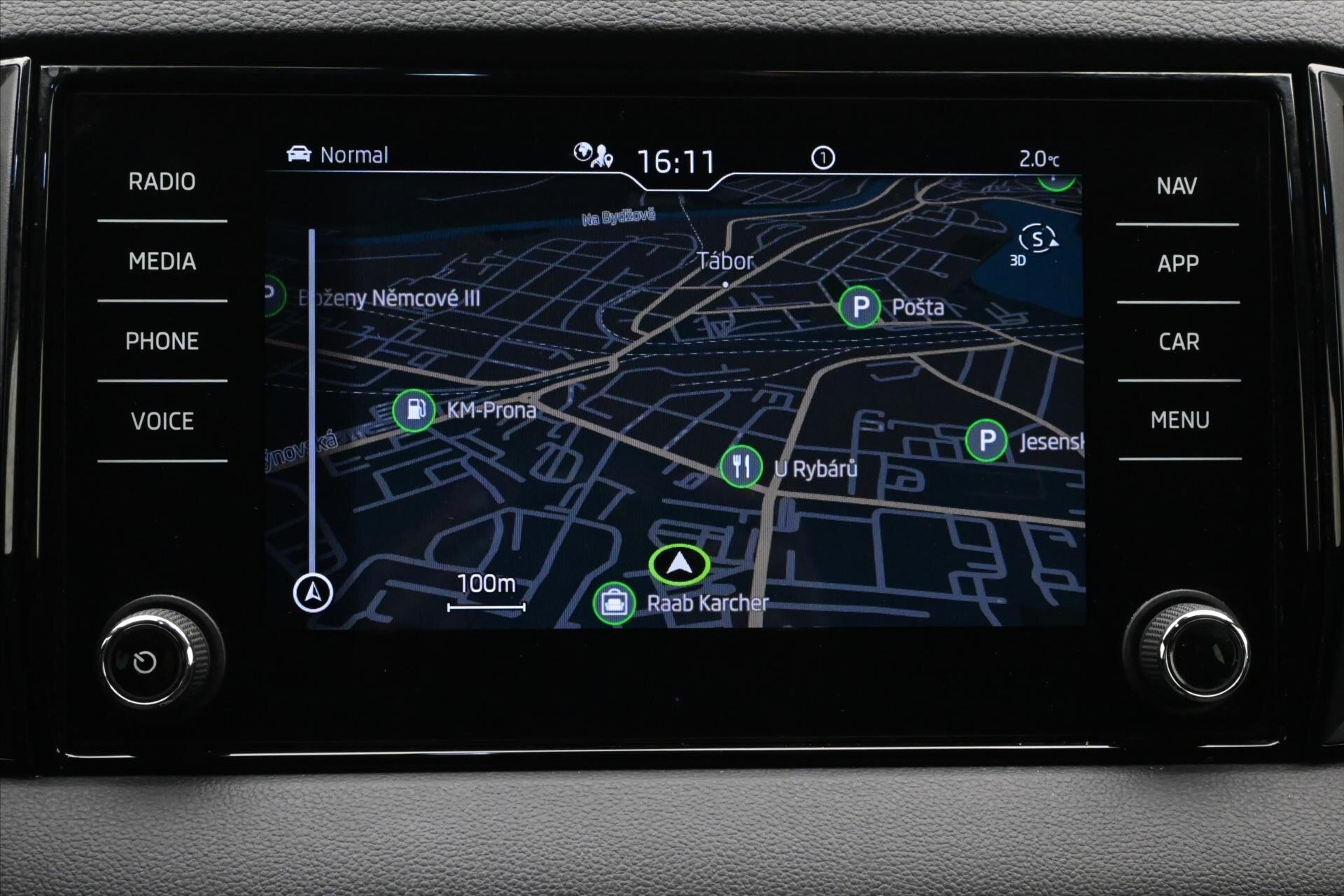 Škoda Karoq SUV 1,5 l 110 kw