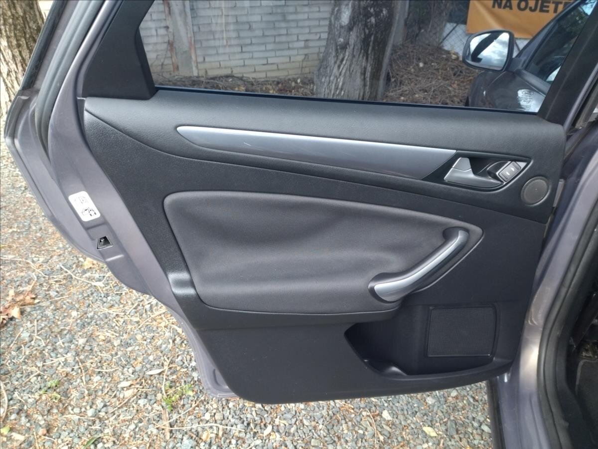 Ford Mondeo Kombi 2,0 l 120 kw