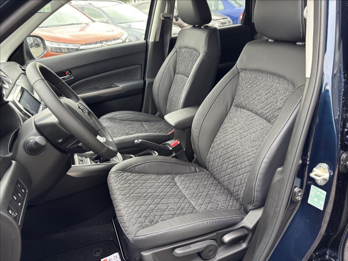 Suzuki Vitara SUV 1,4 l 81 kw