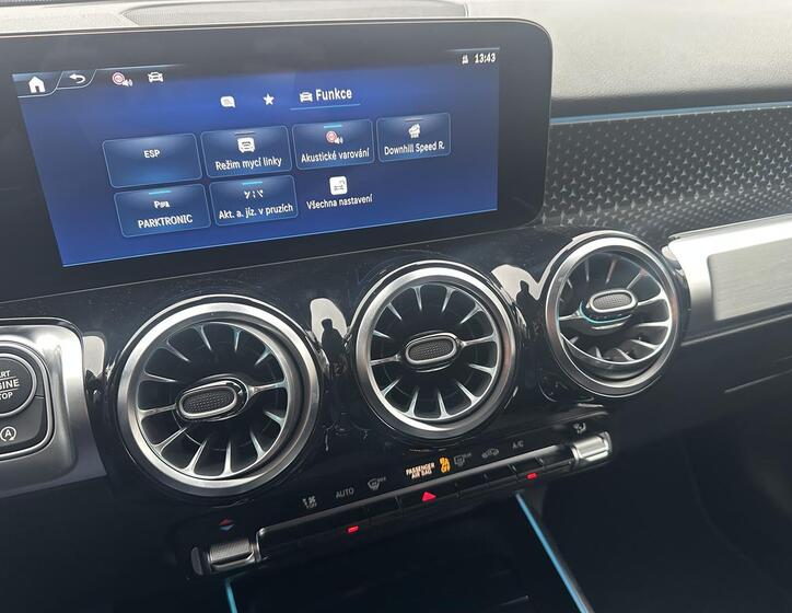 Mercedes-Benz GLB 13