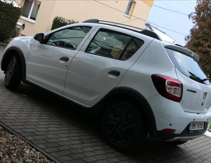 Dacia Sandero Hatchback 898,0 66 kw