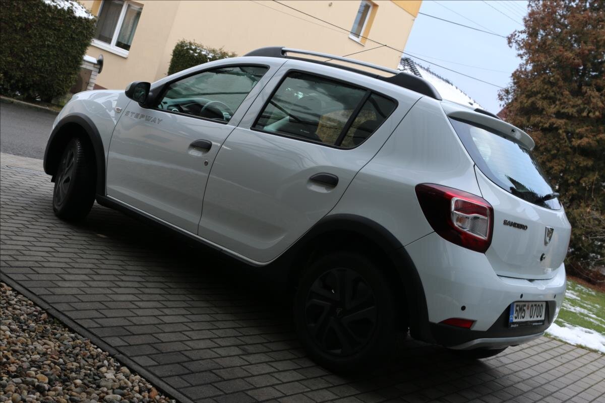Dacia Sandero Hatchback 898,0 66 kw