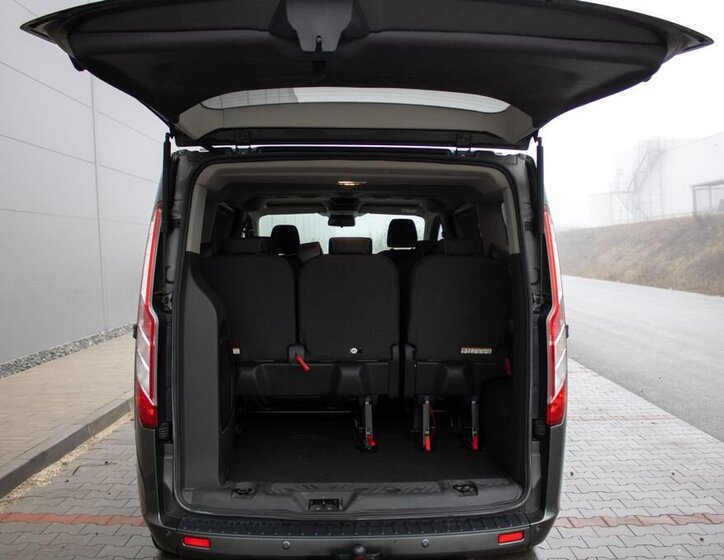 Ford Tourneo Custom 19