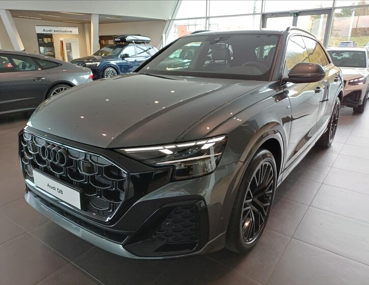 Audi Q8 1