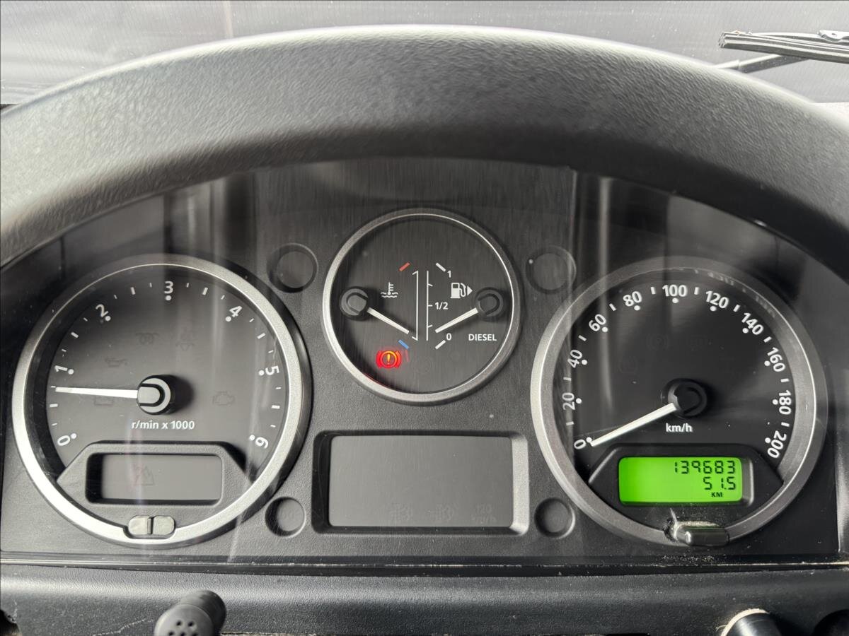 Land Rover Defender Skříň 2,2 l 90 kw