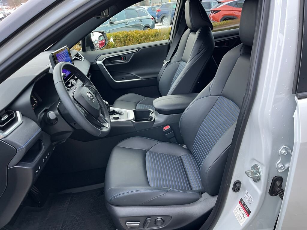 Toyota RAV4 SUV 2,5 l 131 kw