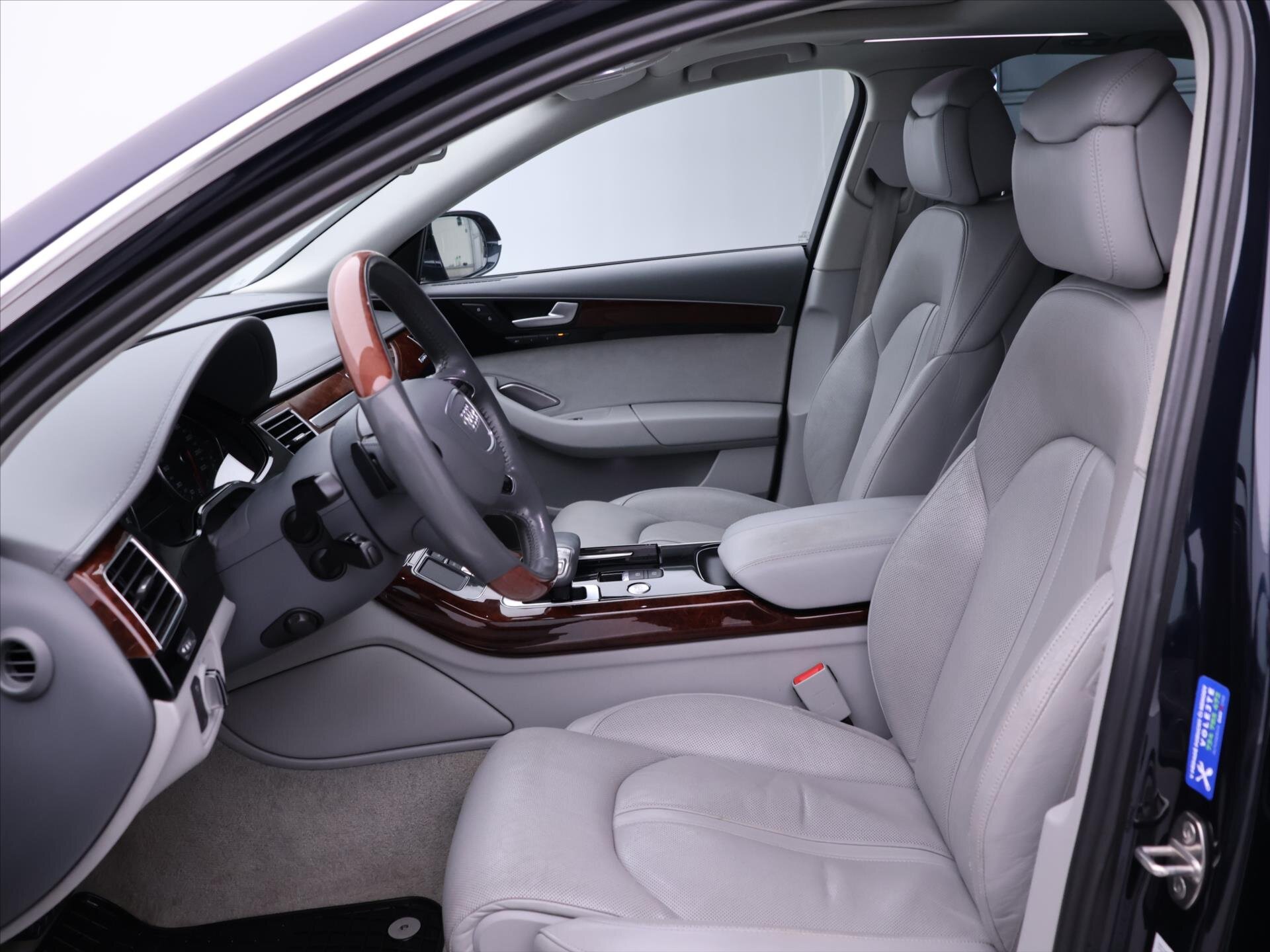 Audi A8 Sedan 4,2 l 273 kw