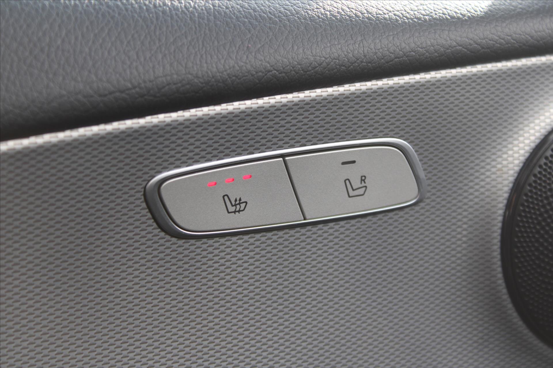 Mercedes-Benz Třídy E Sedan 2,0 l 155 kw