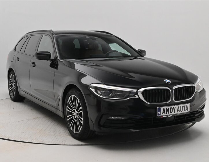 BMW Řada 5 Kombi 3,0 l 195 kw