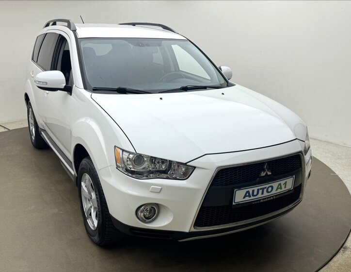 Mitsubishi Outlander SUV / Terénní 2,2 l 115 kw