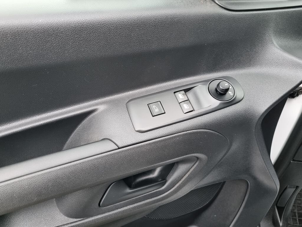 Opel Combo Skříň 1,5 l 96 kw