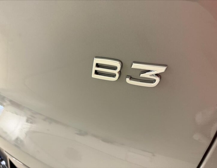 Volvo XC40 SUV / Terénní 2,0 l 120 kw