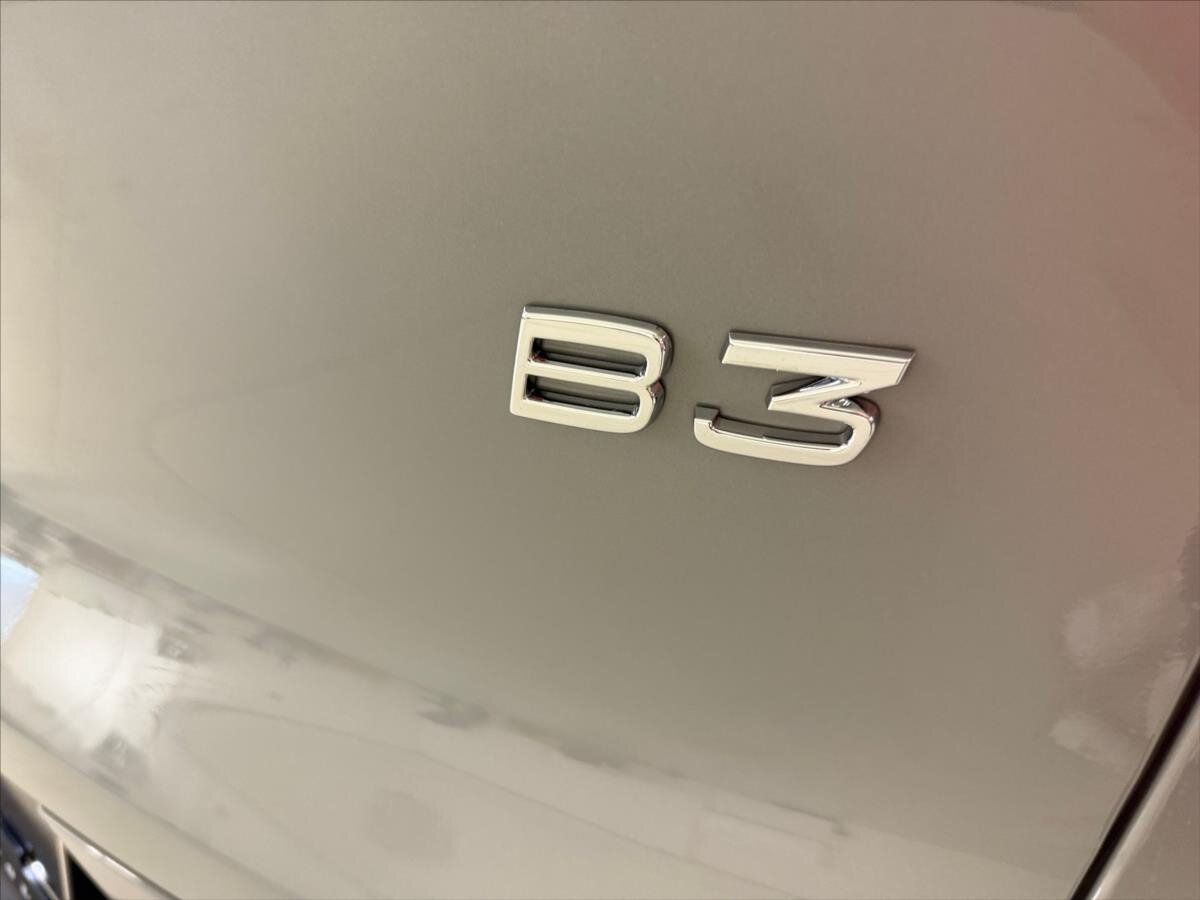 Volvo XC40 SUV / Terénní 2,0 l 120 kw