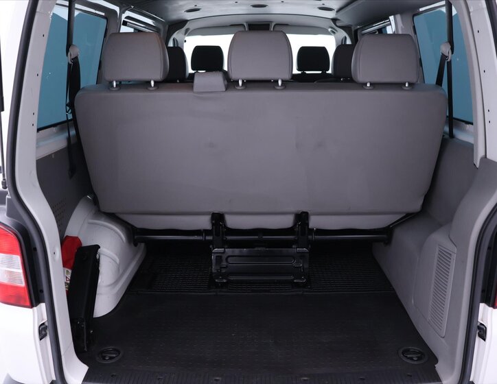 Volkswagen Transporter Kombi 2,0 l 75 kw