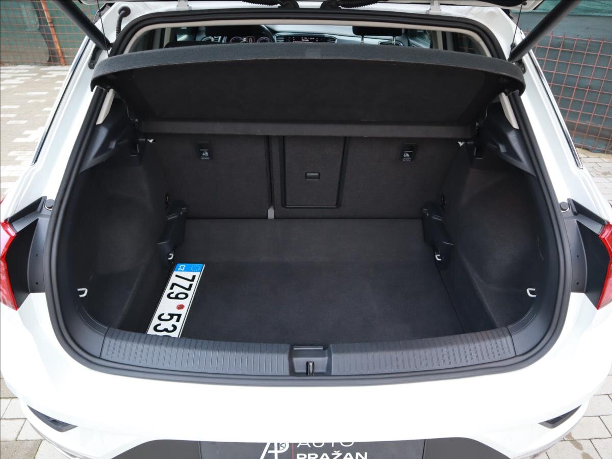 Volkswagen T-Roc CUV / Crossover 1,5 l 110 kw