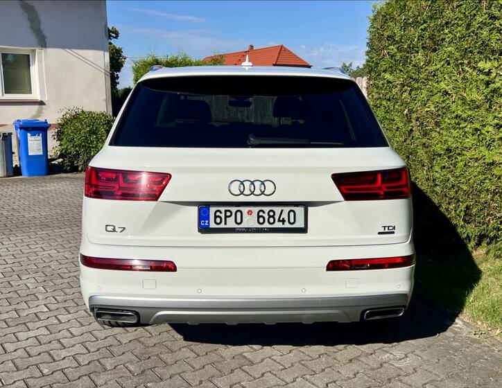 Audi Q7 5