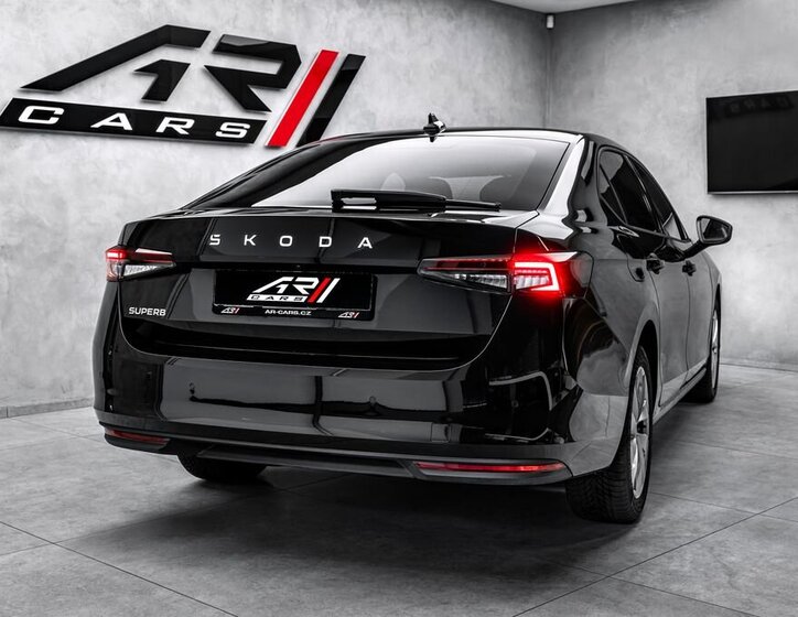 Škoda Superb Sedan / Limuzína 2,0 l 110 kw