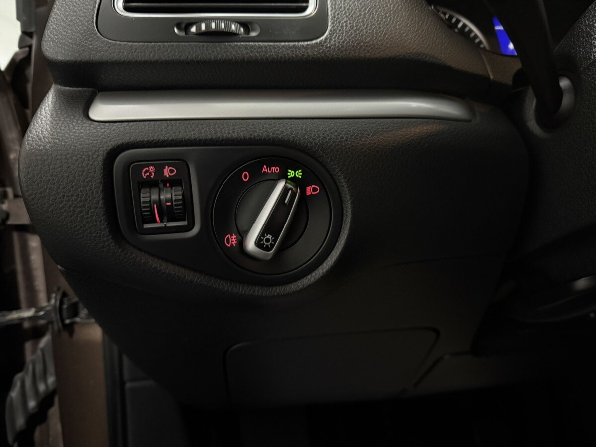 Volkswagen Sharan MPV 2,0 l 103 kw