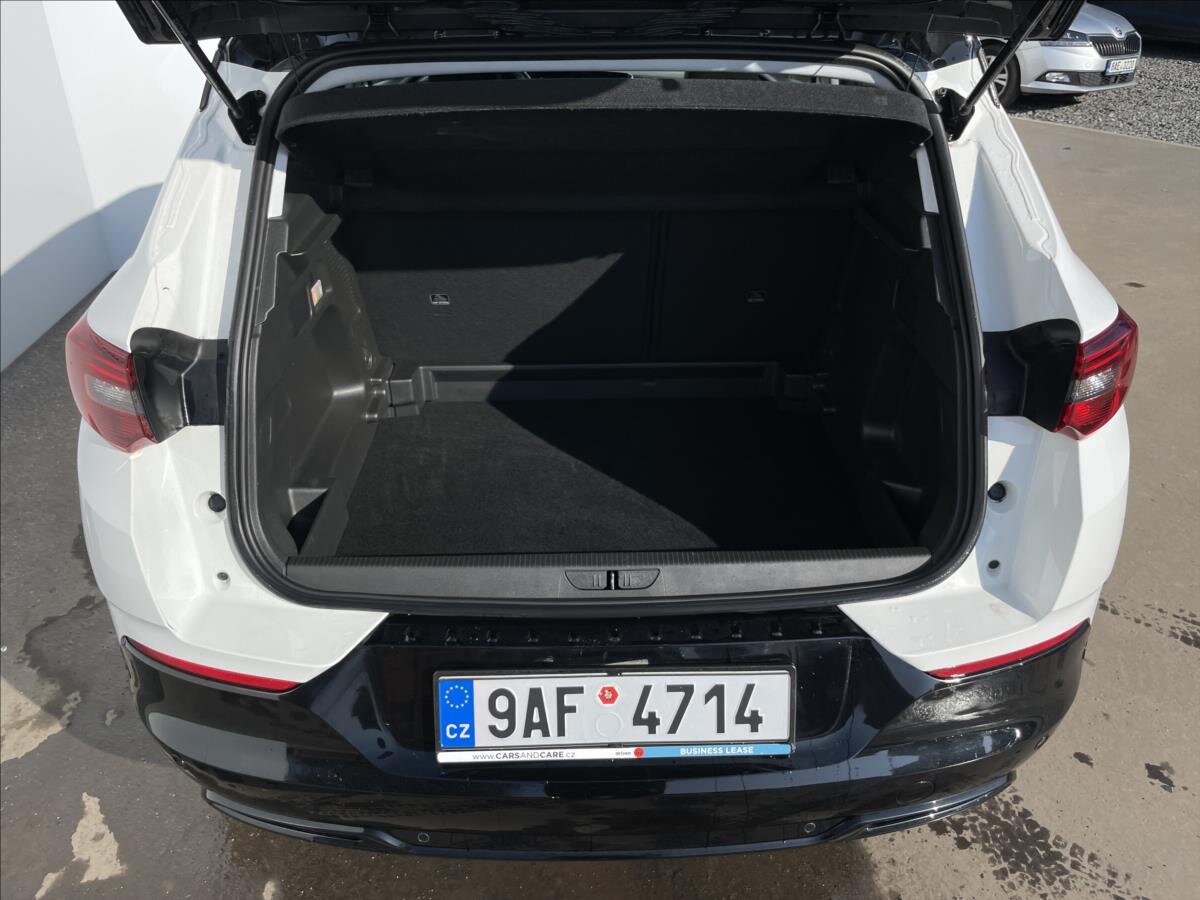 Opel Grandland SUV / Terénní 1,5 l 96 kw