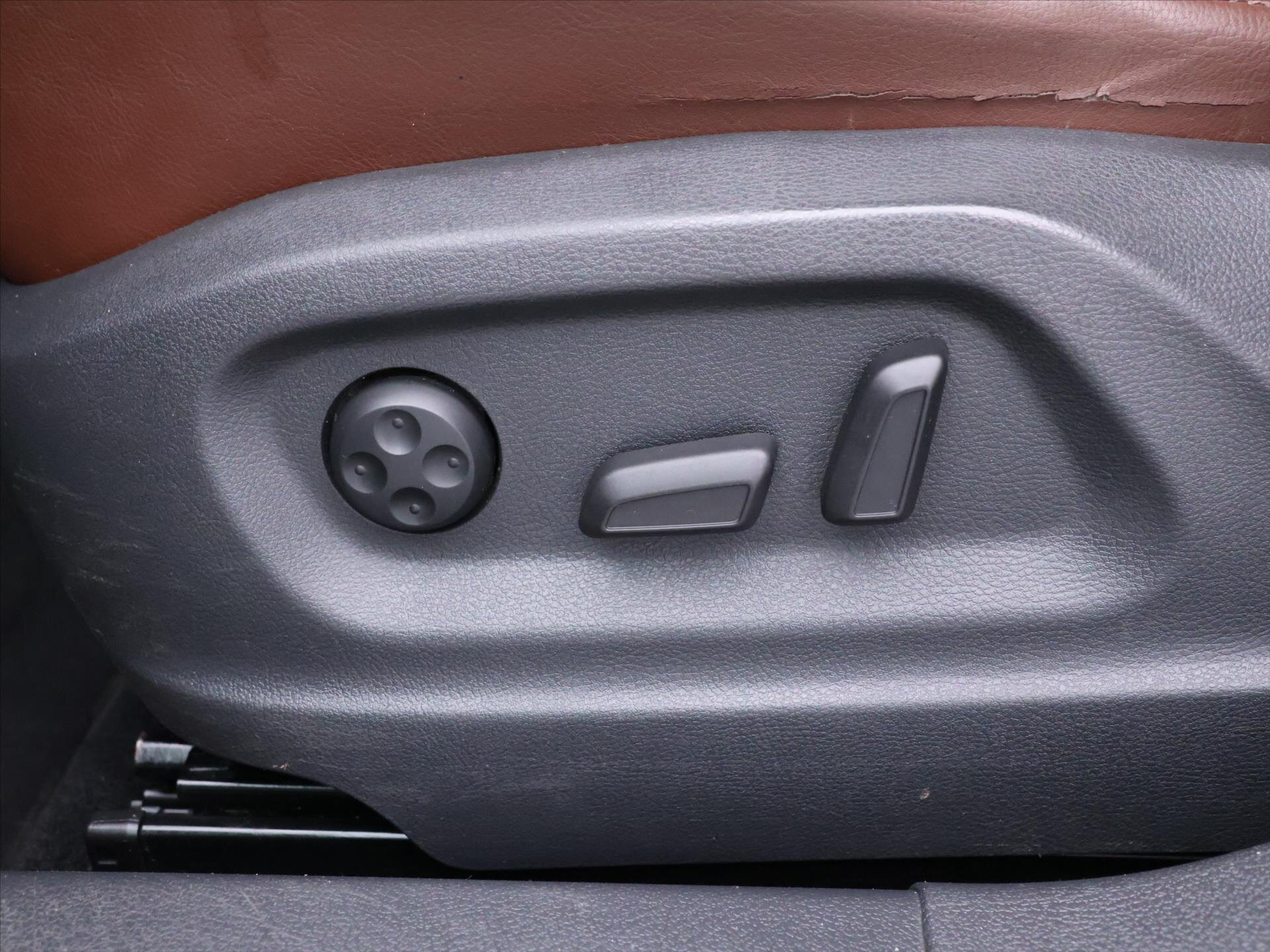 Volkswagen Tiguan SUV / Terénní 2,0 l 132 kw