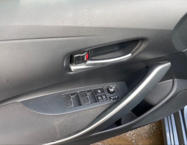 Toyota Corolla Sedan / Limuzína 1,5 l 92 kw