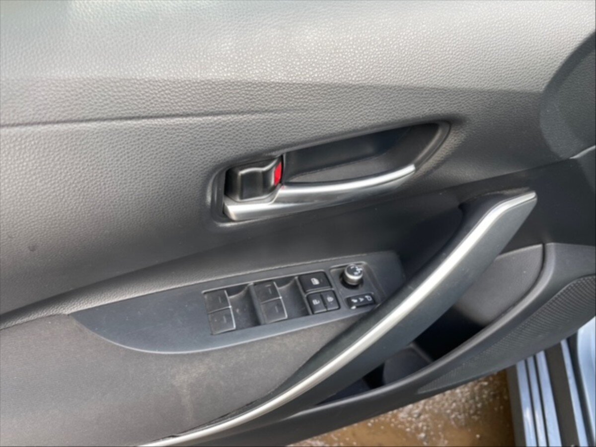 Toyota Corolla Sedan / Limuzína 1,5 l 92 kw