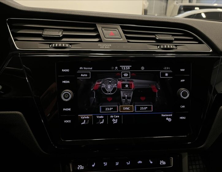 Volkswagen Touran MPV 1,5 l 110 kw