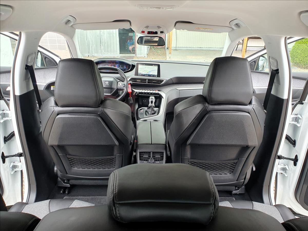 Peugeot 5008 SUV 2,0 l 110 kw