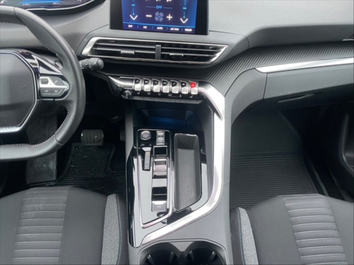 Peugeot 3008 SUV 1,2 l 96 kw