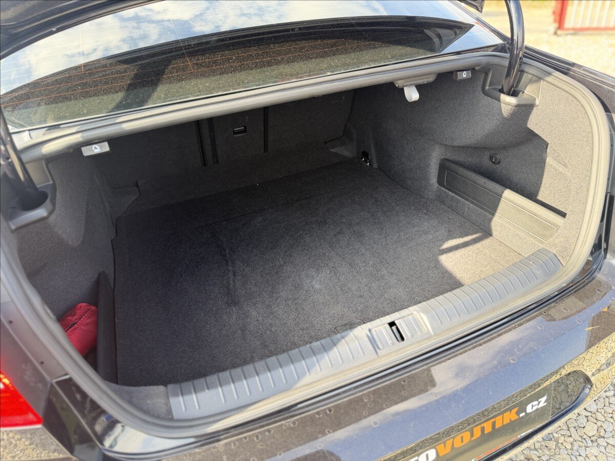 Volkswagen Passat Sedan / Limuzína 2,0 l 110 kw