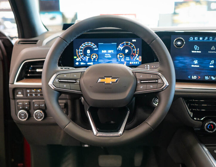 Chevrolet Suburban SUV 6,2 l 313 kw