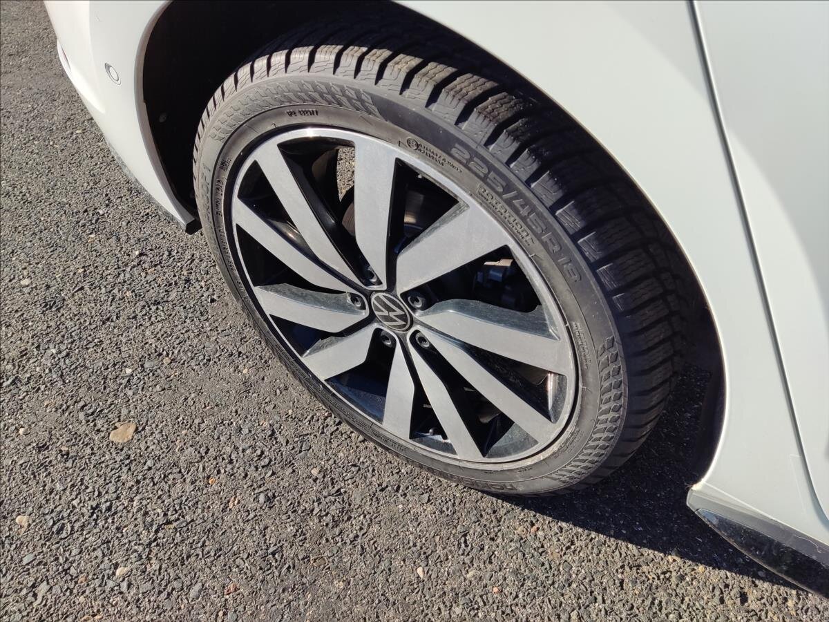 Volkswagen Touran MPV 1,5 l 110 kw