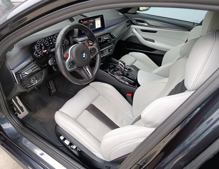 BMW M5 Sedan 4,4 l 460 kw