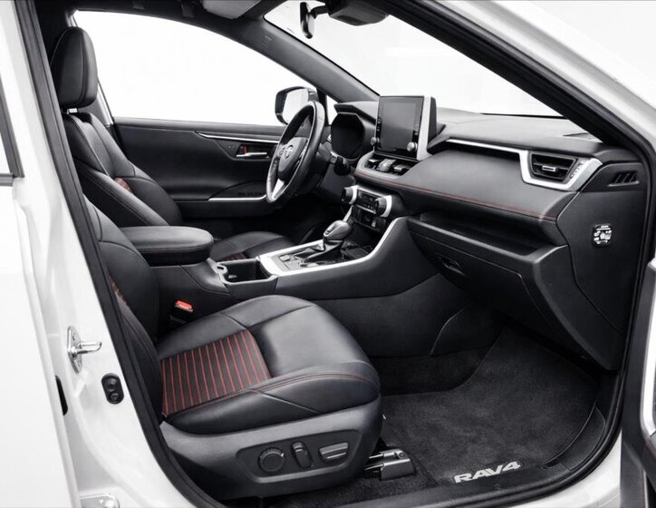 Toyota RAV4 SUV / Terénní 2,5 l 136 kw