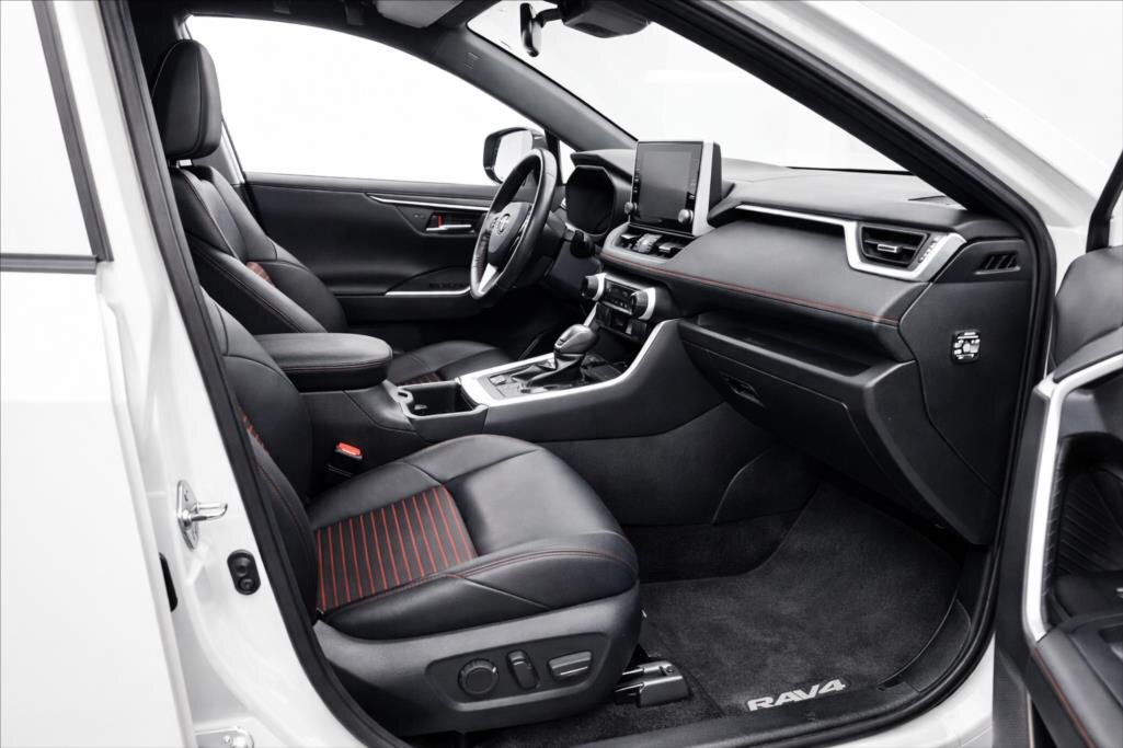 Toyota RAV4 SUV / Terénní 2,5 l 136 kw