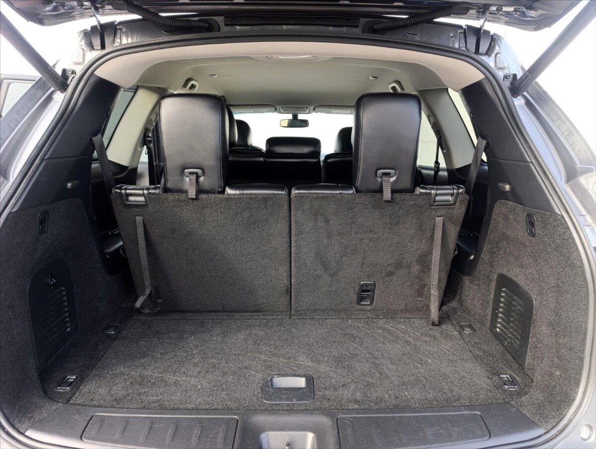 Nissan Pathfinder SUV / Terénní 3,5 l 212 kw