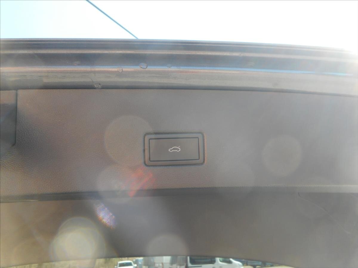 Volkswagen T-Roc SUV / Terénní 1,5 l 110 kw